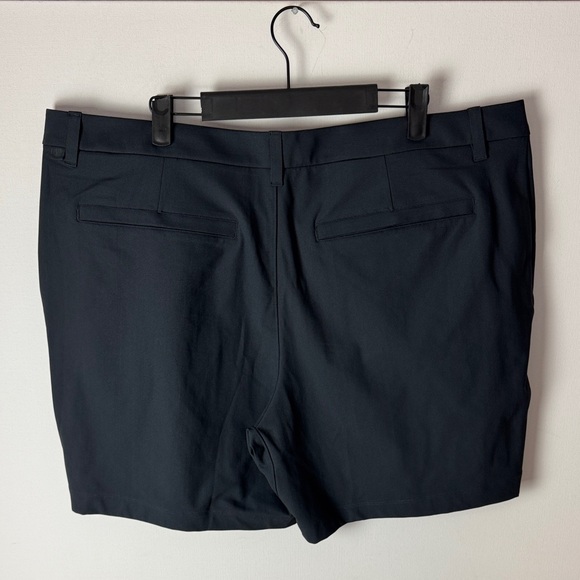 Lululemon Shorts - Men's 40 - Picture 4 of 4